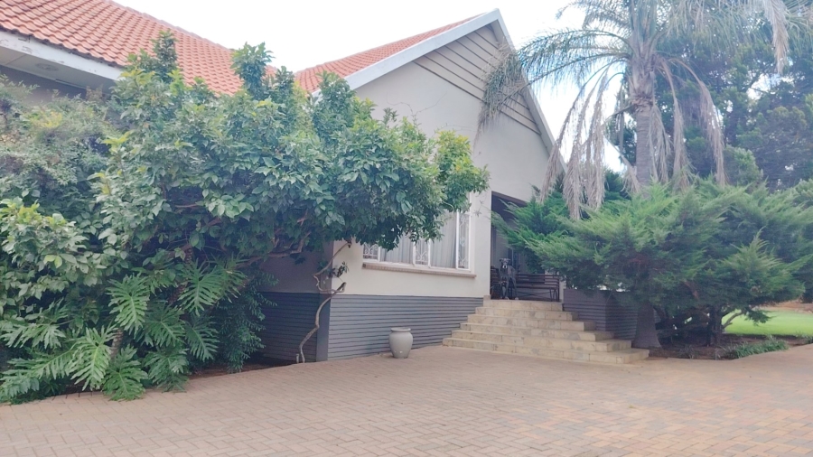 3 Bedroom Property for Sale in Roosheuwel North West